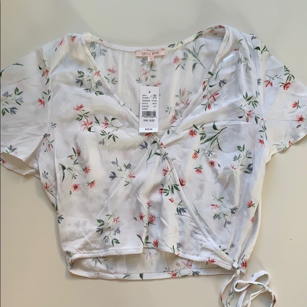 BRAND NEW WHITE FLOWER TIED UP TOP